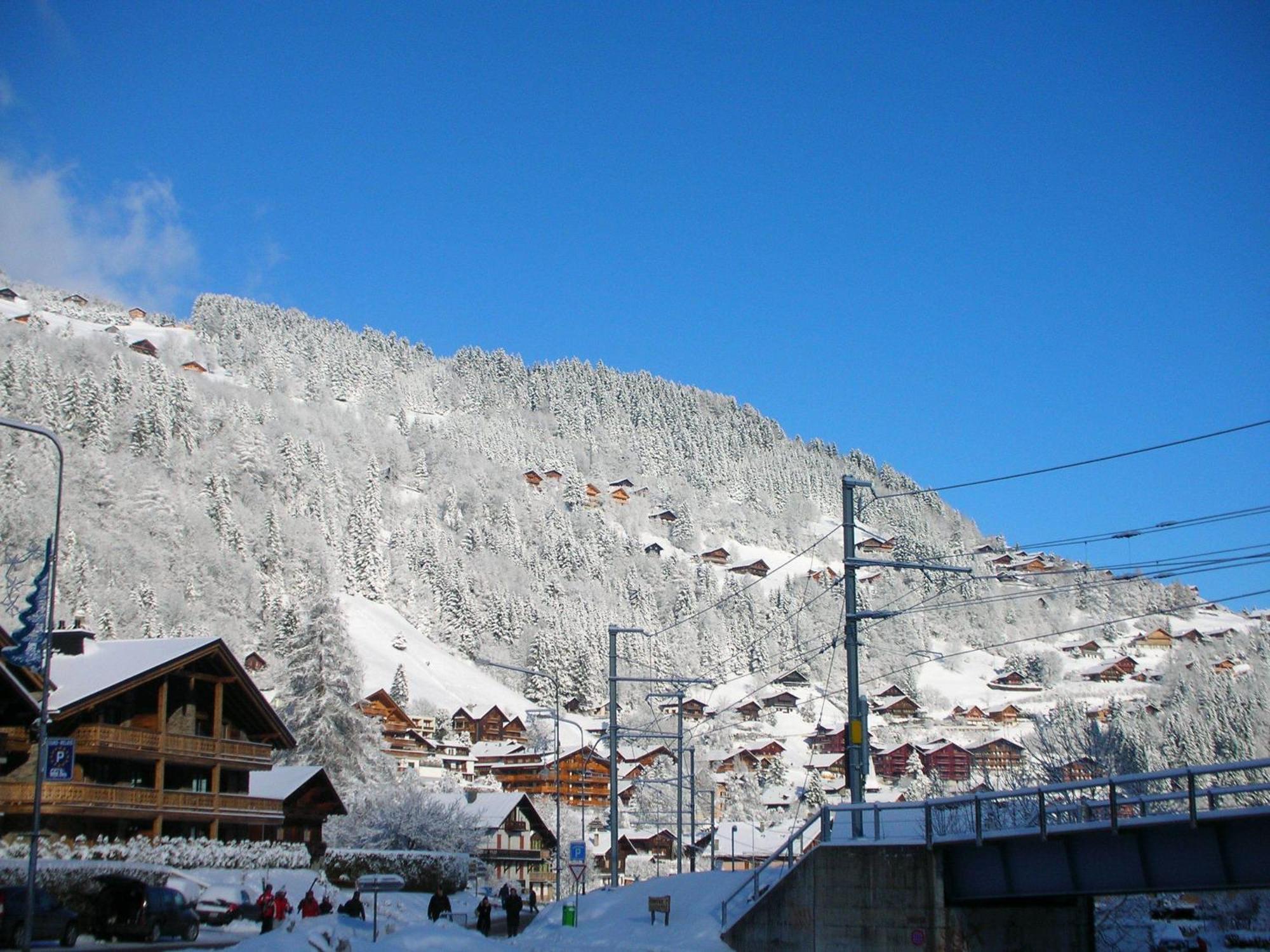 Backpacker Le Petit Baroudeur Hostel Champéry Exterior photo